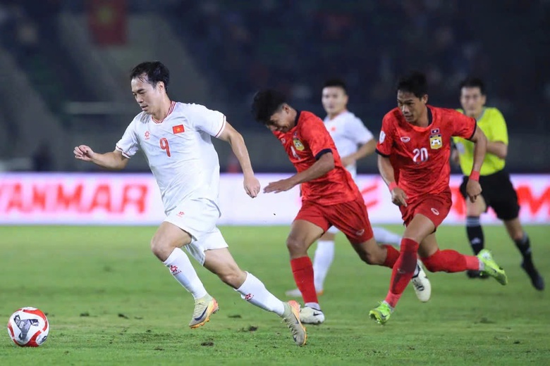 HLV Lào tuyên bố "tặng" tuyển Việt Nam một bất ngờ ở trận ra quân vòng loại Asian Cup- Ảnh 1. HLV Lào tuyên bố "tặng" tuyển Việt Nam một bất ngờ ở trận ra quân vòng loại Asian Cup- Ảnh 1.