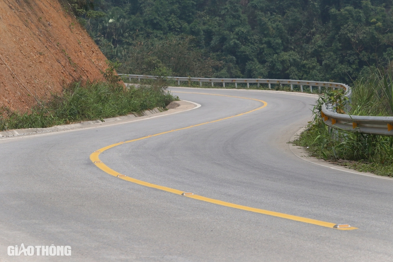 To&agrave;n cảnh tuyến đường 2.300 tỷ đồng đẹp nhất Bắc Kạn sau 4 năm thi c&ocirc;ng- Ảnh 4.