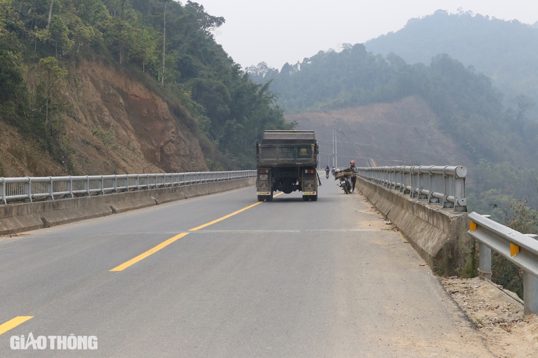 To&agrave;n cảnh tuyến đường 2.300 tỷ đồng đẹp nhất Bắc Kạn sau 4 năm thi c&ocirc;ng- Ảnh 10.