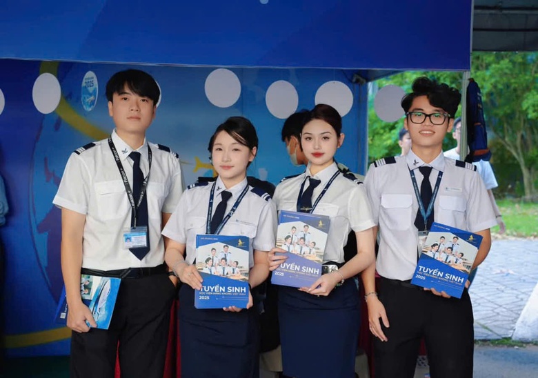 15 tỷ đồng học bổng cho t&acirc;n sinh vi&ecirc;n Đồng Nai tại Học viện H&agrave;ng kh&ocirc;ng Việt Nam- Ảnh 1.
