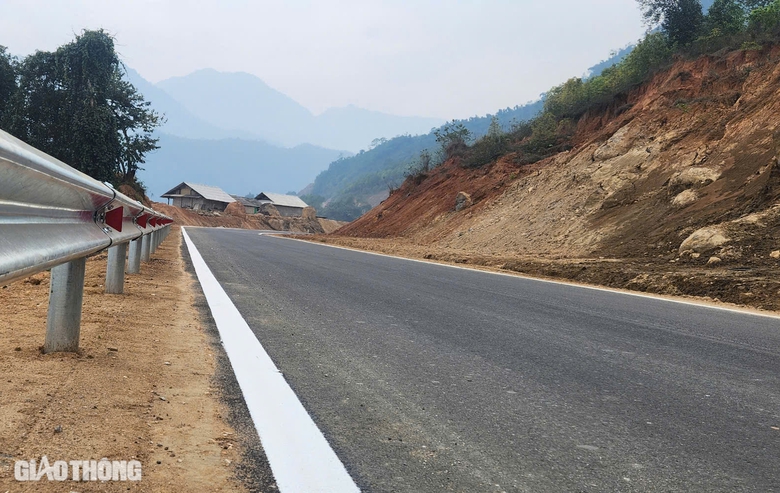 To&agrave;n cảnh tuyến đường 2.300 tỷ đồng đẹp nhất Bắc Kạn sau 4 năm thi c&ocirc;ng- Ảnh 19.