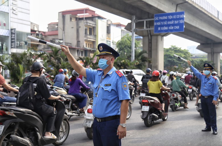 8 nhiệm vụ trọng t&acirc;m bảo đảm trật tự ATGT năm 2025- Ảnh 1.