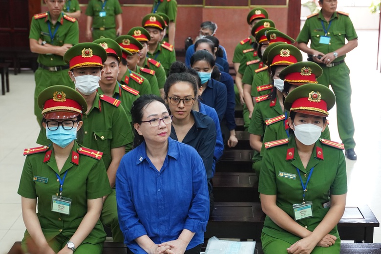 Ch&aacute;u g&aacute;i Trương Mỹ Lan xin t&ograve;a trả lại đồng hồ v&agrave; một số điện thoại- Ảnh 2.