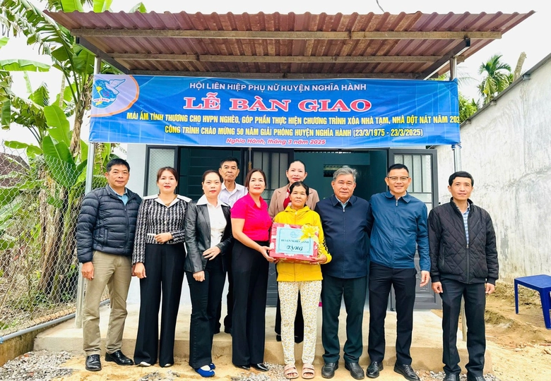 Quảng Ng&atilde;i x&oacute;a hơn 1.300 nh&agrave; tạm, nh&agrave; dột n&aacute;t- Ảnh 1.