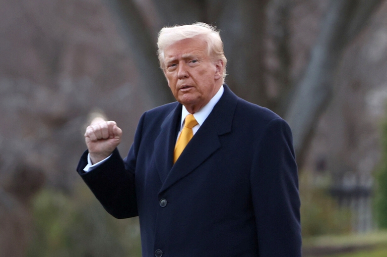 &Ocirc;ng Trump bảo vệ Cố vấn Waltz sau sự cố th&ecirc;m nhầm nh&agrave; b&aacute;o v&agrave;o nh&oacute;m chat mật- Ảnh 1.