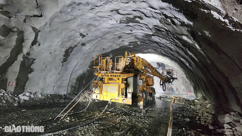 Hầm Phượng Ho&agrave;ng tr&ecirc;n cao tốc Kh&aacute;nh H&ograve;a - Bu&ocirc;n Ma Thuột hiện thi c&ocirc;ng ra sao?- Ảnh 2.
