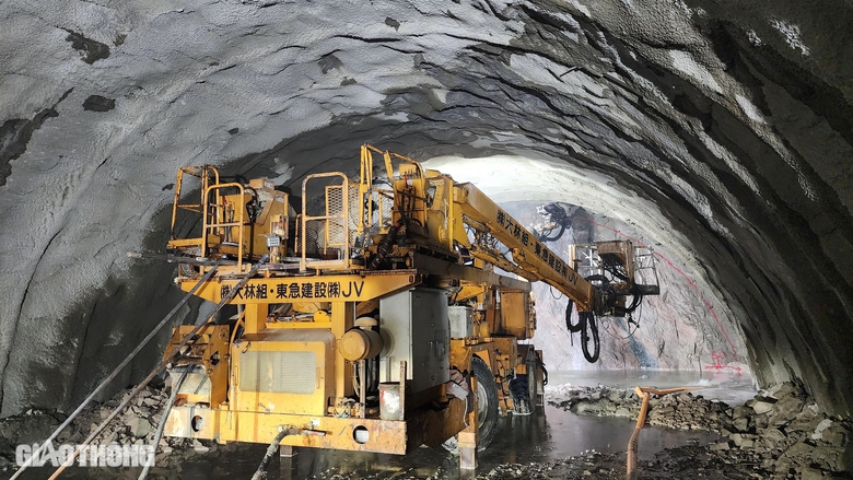 Hầm Phượng Ho&agrave;ng tr&ecirc;n cao tốc Kh&aacute;nh H&ograve;a - Bu&ocirc;n Ma Thuột hiện thi c&ocirc;ng ra sao?- Ảnh 7.