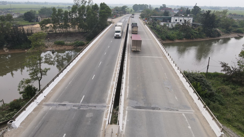 Giải ph&aacute;p hạn chế tai nạn khi chờ sửa chữa cầu hư hỏng tr&ecirc;n QL1 qua H&agrave; Tĩnh- Ảnh 2.