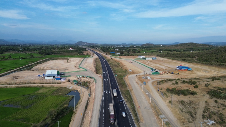 Bao giờ b&agrave;n giao mặt bằng trạm dừng nghỉ cao tốc Vĩnh Hảo - Phan Thiết?- Ảnh 2.