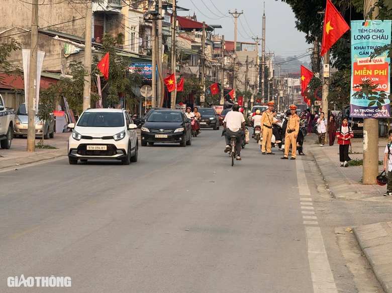 Bắc Kạn: Tăng cường tuy&ecirc;n truyền, xử l&yacute; học sinh vi phạm giao th&ocirc;ng- Ảnh 3.