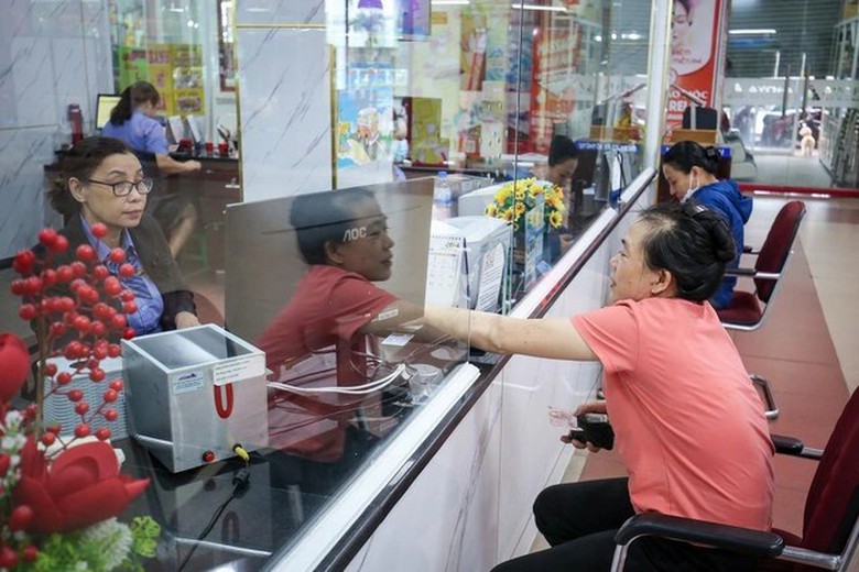 Người c&oacute; c&ocirc;ng với c&aacute;ch mạng đi t&agrave;u dịp 30/4 được giảm gi&aacute; v&eacute; đến 40%- Ảnh 1.