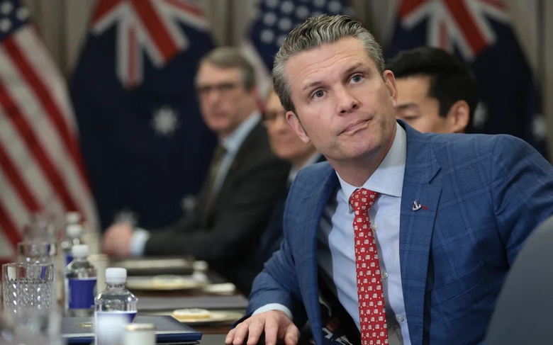 Vụ thêm nhầm nhà báo vào nhóm chat mật: Báo Mỹ công khai tin nhắn của Bộ trưởng Quốc phòng- Ảnh 2. Vụ thêm nhầm nhà báo vào nhóm chat mật: Báo Mỹ công khai tin nhắn của Bộ trưởng Quốc phòng- Ảnh 2.