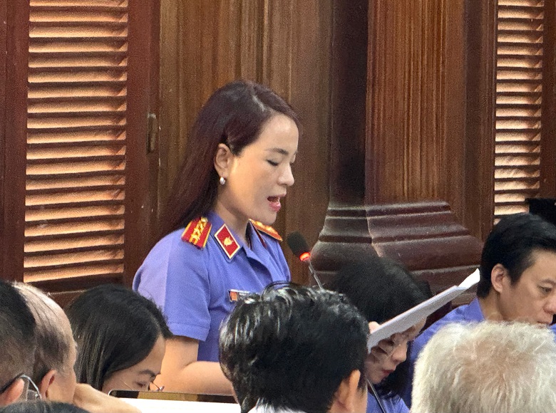 Cựu Chủ tịch tỉnh An Giang bị đề nghị 9 - 10 năm t&ugrave;- Ảnh 1.
