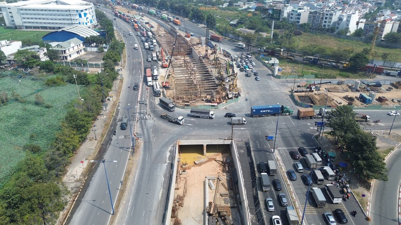 Hầm chui 341 tỷ đồng tại n&uacute;t giao lớn nhất TP.HCM sẽ th&ocirc;ng xe ng&agrave;y 9/5- Ảnh 1.