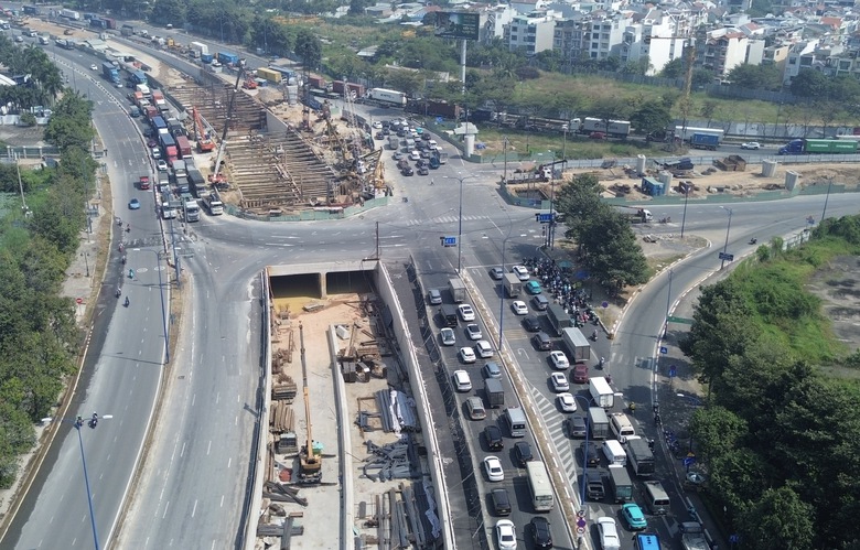 N&uacute;t giao An Ph&uacute; kết nối s&acirc;n bay Long Th&agrave;nh chậm 12 th&aacute;ng, y&ecirc;u cầu xử l&yacute; nh&agrave; thầu yếu k&eacute;m- Ảnh 1.