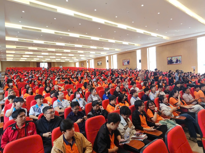 "Uống 0 lái 2025" - Đã uống rượu bia thì không lái xe- Ảnh 3. "Uống 0 lái 2025" - Đã uống rượu bia thì không lái xe- Ảnh 3.