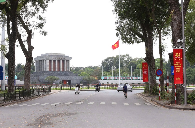 H&agrave; Nội tổ chức lại giao th&ocirc;ng phục vụ người d&acirc;n v&agrave;o Lăng viếng B&aacute;c- Ảnh 1.