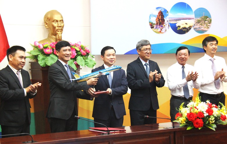 Sắp c&oacute; s&acirc;n bay, B&igrave;nh Thuận k&yacute; kết hợp t&aacute;c to&agrave;n diện với Vietnam Airlines- Ảnh 1.
