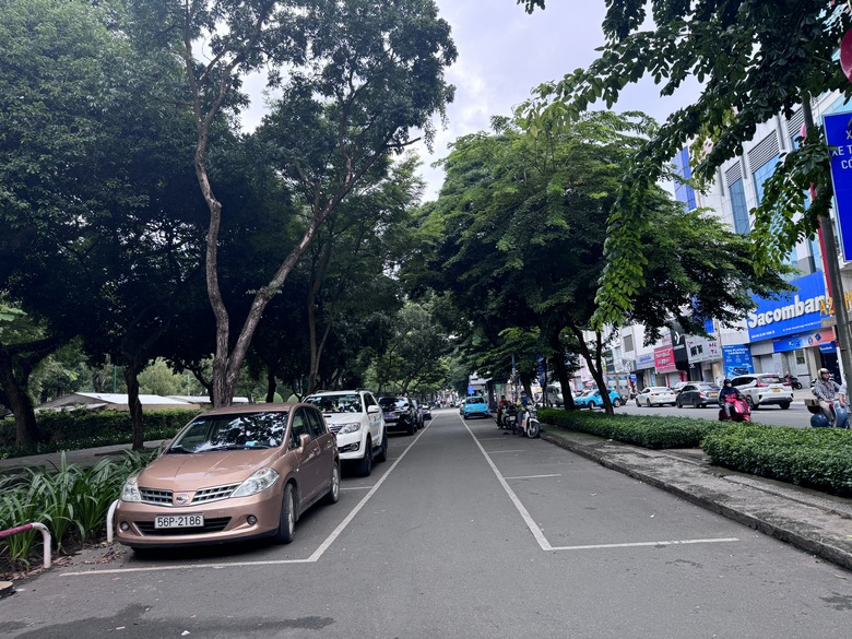 V&igrave; sao TP.HCM lỗ gần 2,3 tỷ sau 4 năm thu ph&iacute; &ocirc; t&ocirc; đậu l&ograve;ng đường?- Ảnh 2.