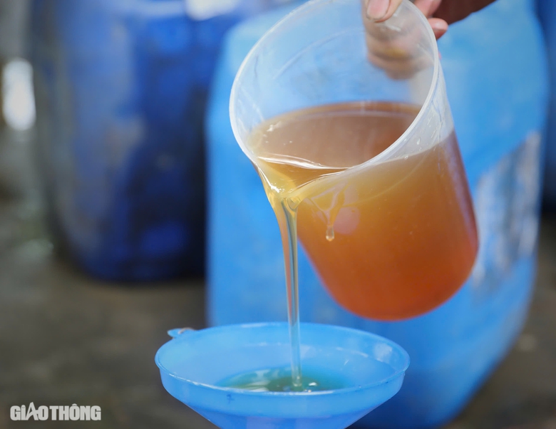 Cận cảnh mùa mật ngọt dưới tán vải thiều ở Bắc Giang- Ảnh 10. Cận cảnh mùa mật ngọt dưới tán vải thiều ở Bắc Giang- Ảnh 10.