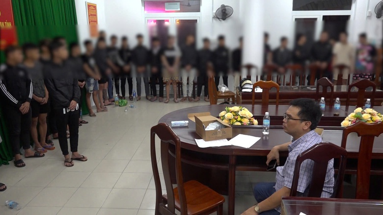 Khởi tố vụ 50 thanh ni&ecirc;n hỗn chiến tr&ecirc;n quốc lộ 1- Ảnh 1.