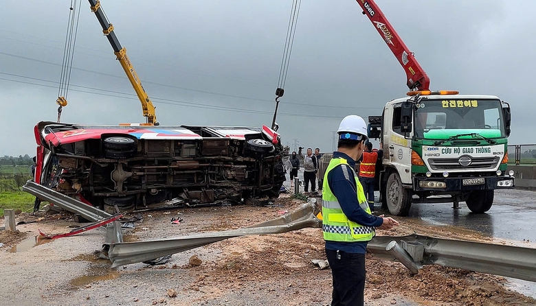 Cao tốc Nghi Sơn - Diễn Châu thông xe trở lại cả hai làn đường- Ảnh 2. Cao tốc Nghi Sơn - Diễn Châu thông xe trở lại cả hai làn đường- Ảnh 2.