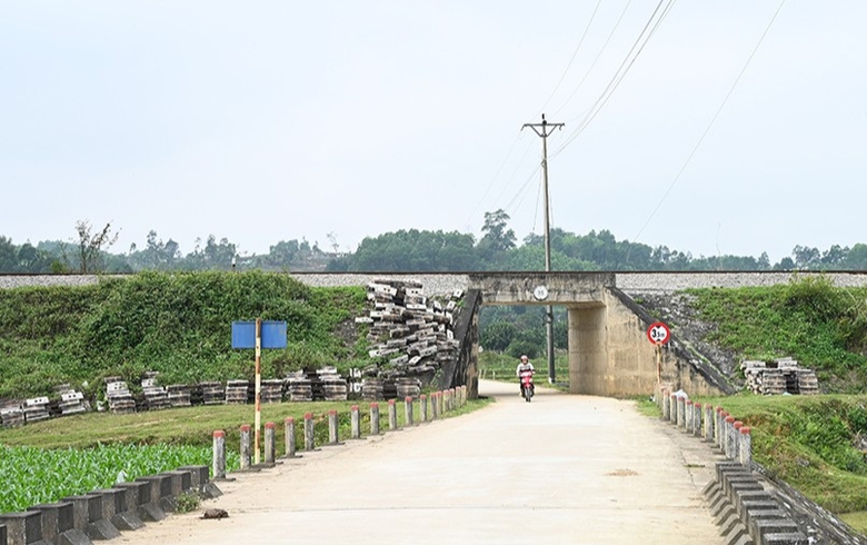 Còn 80 lối đi tự mở qua đường sắt, Hà Tĩnh vẫn phải chờ kinh phí để khắc phục- Ảnh 2. Còn 80 lối đi tự mở qua đường sắt, Hà Tĩnh vẫn phải chờ kinh phí để khắc phục- Ảnh 2.