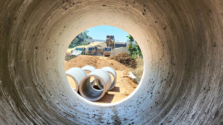 Th&ocirc;ng mặt bằng, nh&agrave; thầu tăng tốc thi c&ocirc;ng cầu 850 tỷ ở Quảng Ng&atilde;i- Ảnh 12.