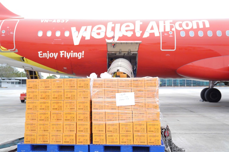 Vietjet đưa đo&agrave;n cứu trợ của Việt Nam sang Myanmar sau động đất- Ảnh 5.