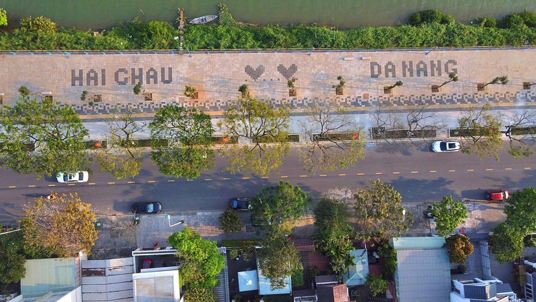 Ngắm vỉa hè đường ven sông ở Đà Nẵng có lối đi riêng cho xe đạp- Ảnh 6. Ngắm vỉa hè đường ven sông ở Đà Nẵng có lối đi riêng cho xe đạp- Ảnh 6.