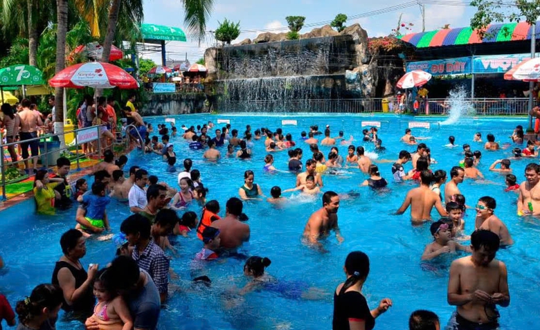 TP.HCM: 33 học sinh nghi ngộ độc thực phẩm sau khi ăn bánh mì- Ảnh 1. TP.HCM: 33 học sinh nghi ngộ độc thực phẩm sau khi ăn bánh mì- Ảnh 1.