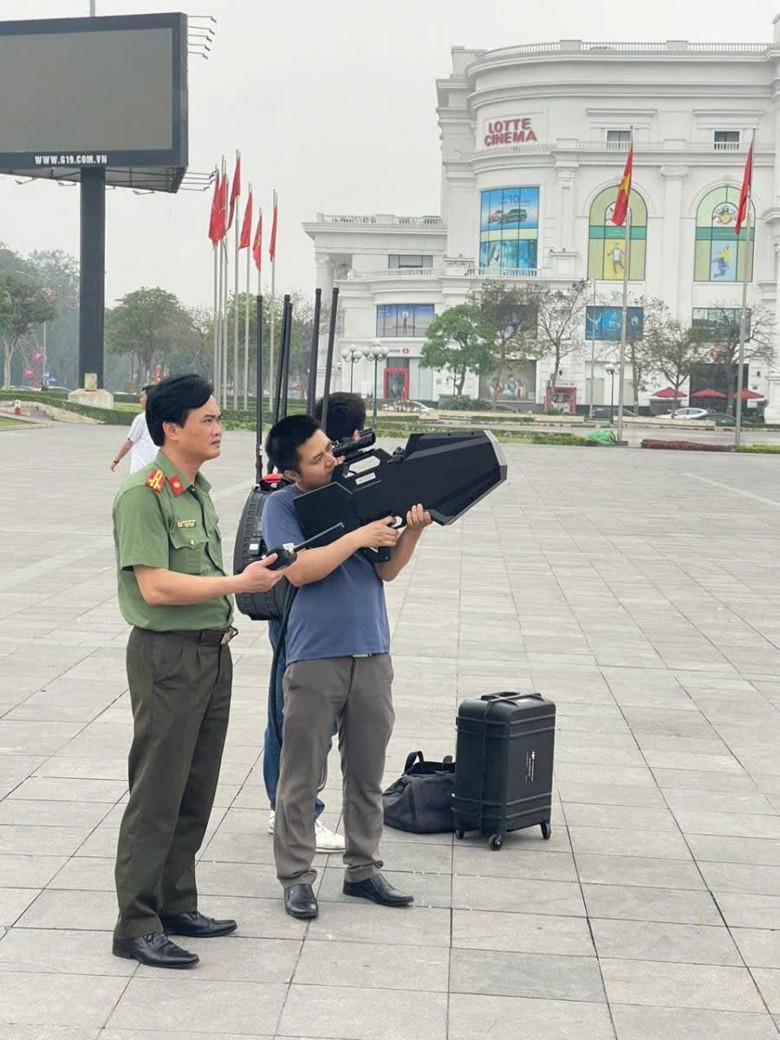 D&ugrave;ng Flycam kh&ocirc;ng ph&eacute;p tại Đền H&ugrave;ng bị xử l&yacute; thế n&agrave;o?- Ảnh 1.