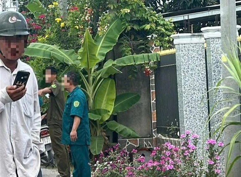 Hai mẹ con tử vong bất thường trong ng&ocirc;i nh&agrave; c&oacute; nhiều vết m&aacute;u- Ảnh 1.