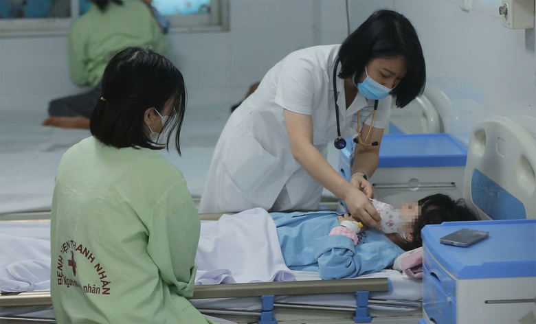 Trẻ mắc sởi, khi n&agrave;o cần nhập viện?- Ảnh 1.