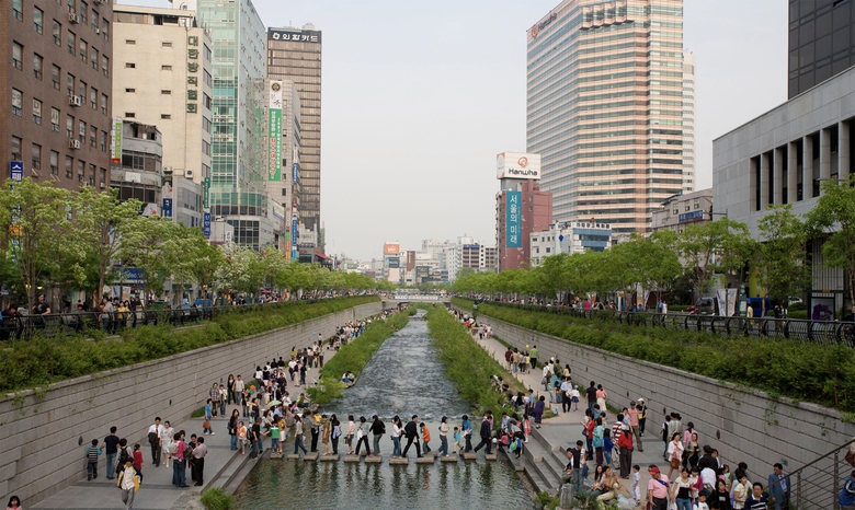 Chuyện ph&aacute; cao tốc, hồi sinh d&ograve;ng suối giữa Seoul- Ảnh 2.