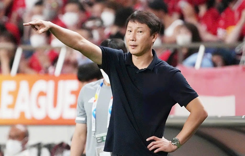 HLV Kim Sang-sik thừa nhận &ldquo;sao ch&eacute;p&rdquo; c&ocirc;ng thức của thầy Park- Ảnh 1.