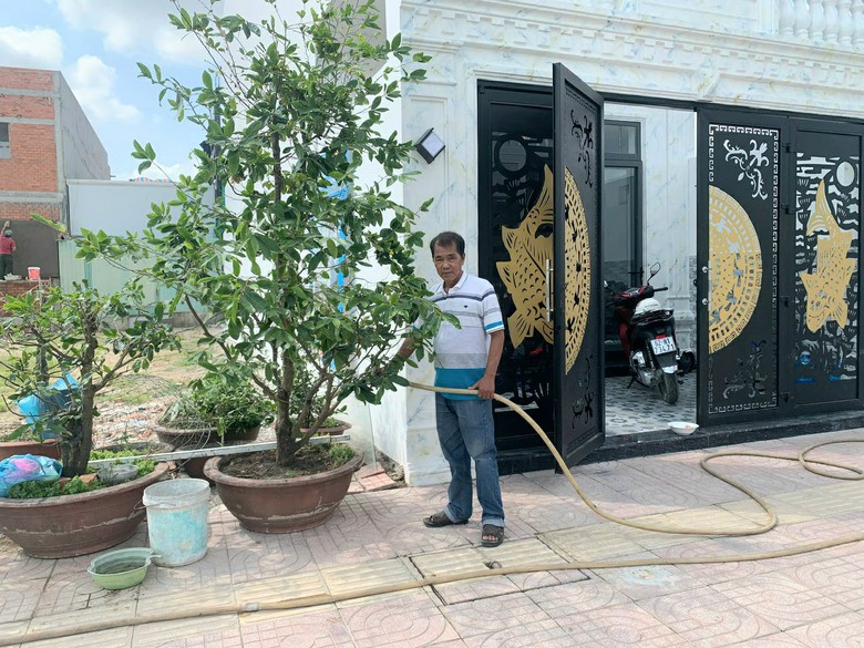 Người d&acirc;n Long An phấn khởi khi c&oacute; nh&agrave; mới khang trang tại khu t&aacute;i định cư V&agrave;nh đai 3- Ảnh 2.