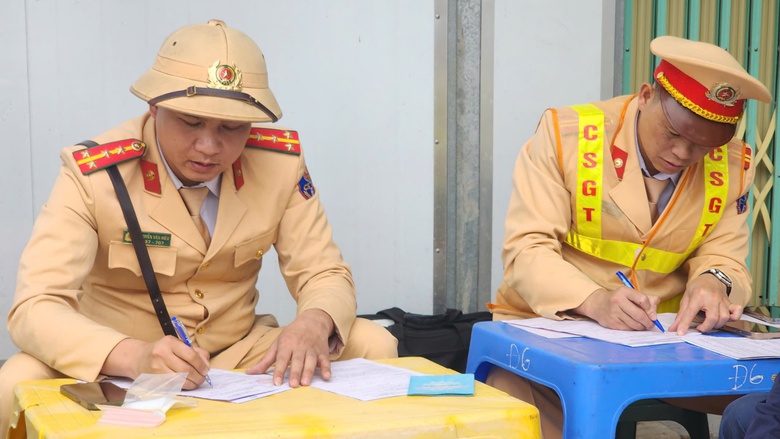 Vi phạm tốc độ, t&agrave;i xế viện l&yacute; do... kh&ocirc;ng nh&igrave;n thấy CSGT- Ảnh 18.