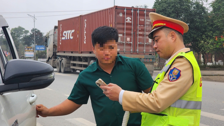 Vi phạm tốc độ, t&agrave;i xế viện l&yacute; do... kh&ocirc;ng nh&igrave;n thấy CSGT- Ảnh 11.