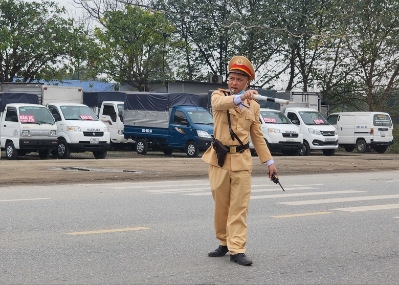 Vi phạm tốc độ, t&agrave;i xế viện l&yacute; do... kh&ocirc;ng nh&igrave;n thấy CSGT- Ảnh 2.