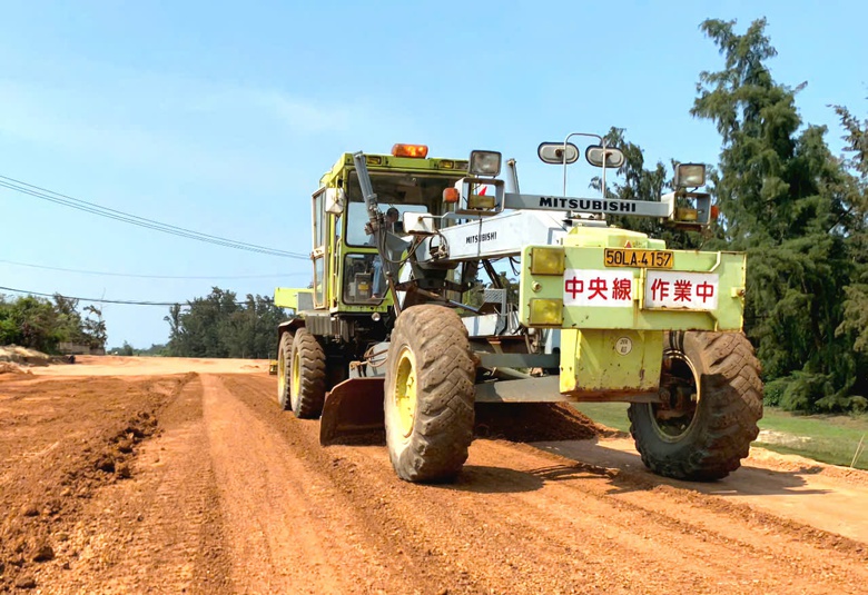Dự &aacute;n đường 2.100 tỷ ở Quảng Ng&atilde;i rầm rập tiếng m&aacute;y sau chỉ đạo của Thủ tướng- Ảnh 6.