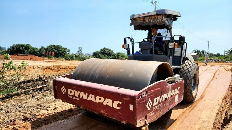 Dự &aacute;n đường 2.100 tỷ ở Quảng Ng&atilde;i rầm rập tiếng m&aacute;y sau chỉ đạo của Thủ tướng- Ảnh 3.