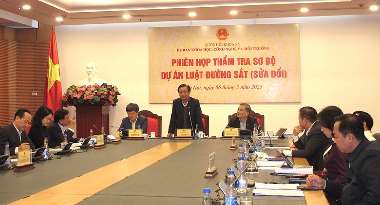 Tạo "c&uacute; h&iacute;ch" thể chế để ph&aacute;t triển đường sắt- Ảnh 1.