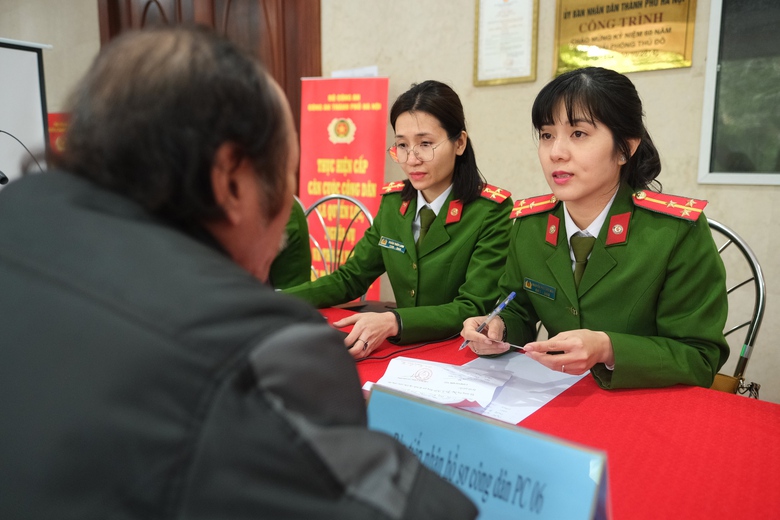 H&agrave; Nội lập th&ecirc;m điểm hướng dẫn cấp đổi bằng l&aacute;i, hộ chiếu trực tuyến- Ảnh 2.
