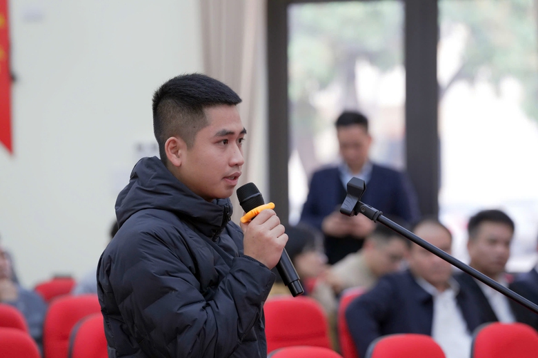 Hơn 100 người dự phi&ecirc;n t&ograve;a lưu động xử vụ đấu gi&aacute; 30 tỷ/m2 đất S&oacute;c Sơn- Ảnh 7.