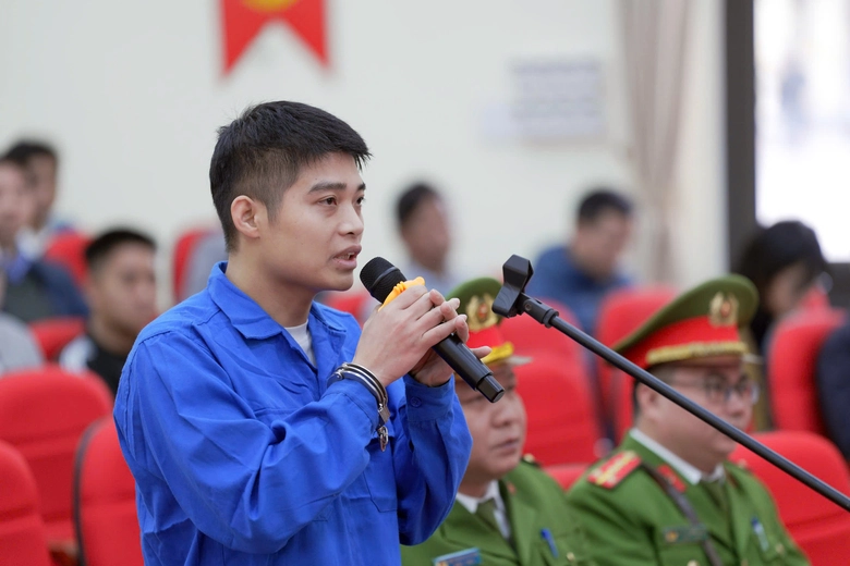 Hơn 100 người dự phi&ecirc;n t&ograve;a lưu động xử vụ đấu gi&aacute; 30 tỷ/m2 đất S&oacute;c Sơn- Ảnh 4.