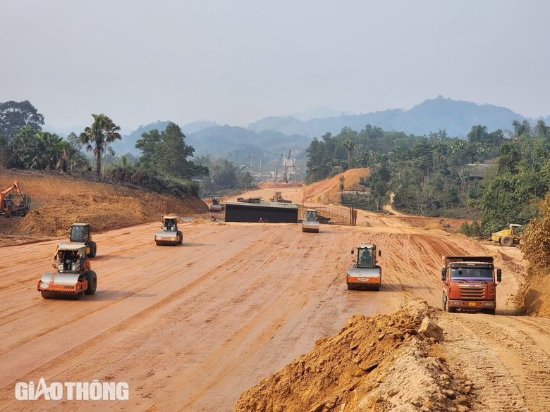 Tiến độ thi c&ocirc;ng cao tốc qua tỉnh Tuy&ecirc;n Quang hiện ra sao?- Ảnh 7.