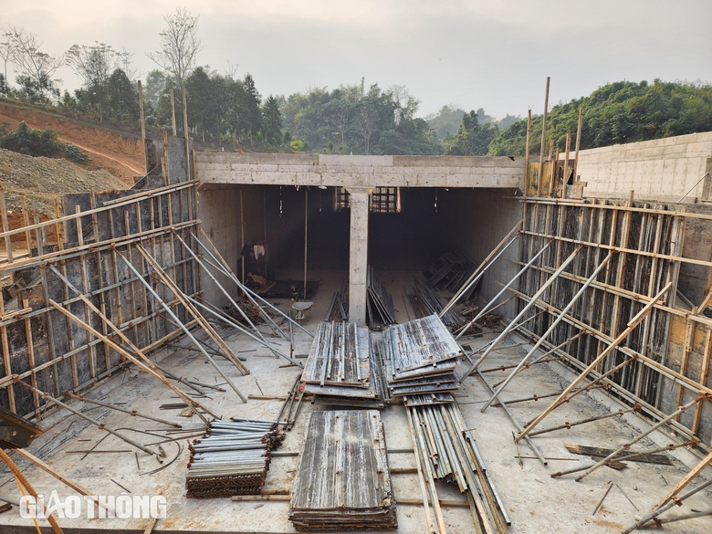 Tiến độ thi c&ocirc;ng cao tốc qua tỉnh Tuy&ecirc;n Quang hiện ra sao?- Ảnh 6.