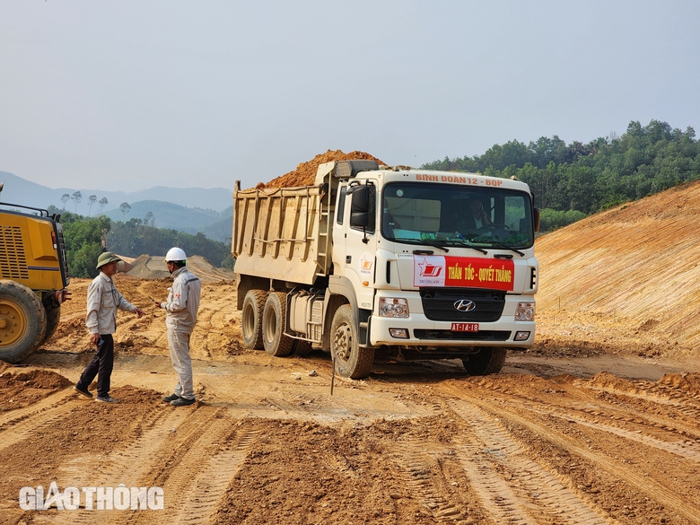 Tiến độ thi c&ocirc;ng cao tốc qua tỉnh Tuy&ecirc;n Quang hiện ra sao?- Ảnh 1.