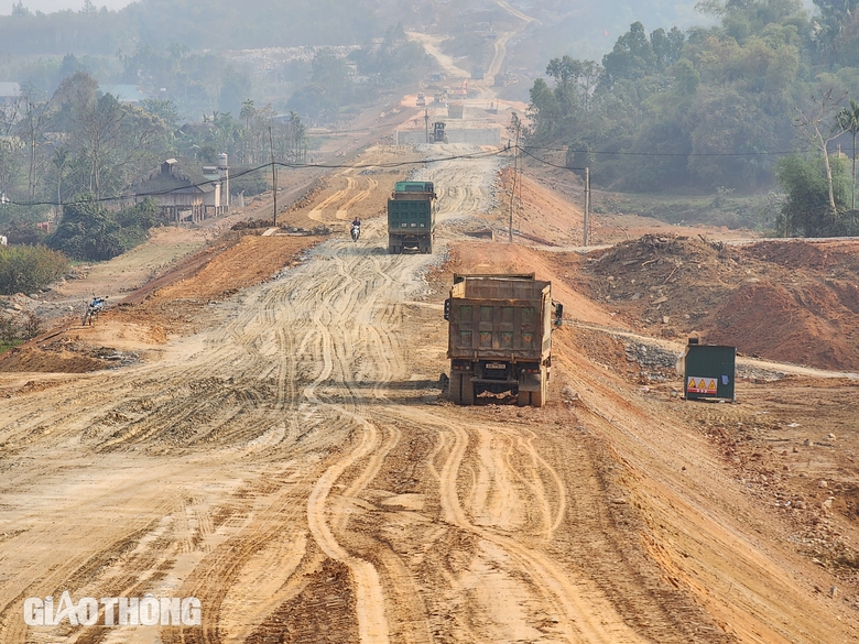 Tiến độ thi c&ocirc;ng cao tốc qua tỉnh Tuy&ecirc;n Quang hiện ra sao?- Ảnh 9.